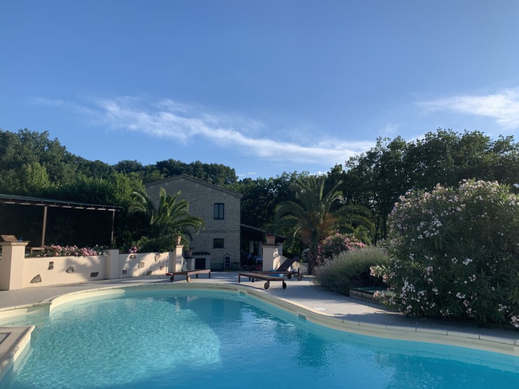 Holiday-villa-Italy-Le-Marche-pool-private-house